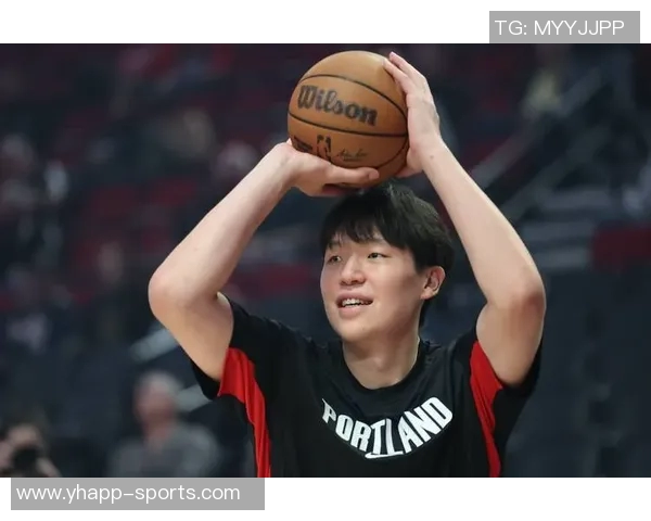 比卢普斯场下表现获高分评价小杨认为他值得8到9分